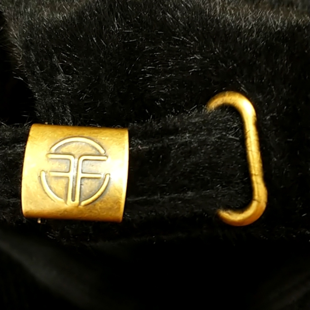 Furious Fur hat - Picture 5 of 5